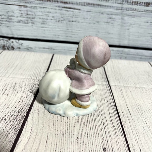 HOMCO Figurine Boy Santa Hat Pulling Bag of Presents Teddy Bear Vintage #5613 - Picture 2 of 3